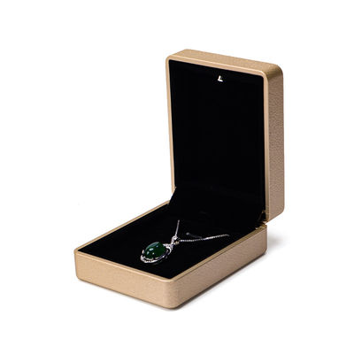 Pakiet biżuterii Hanhong Złota Skóra LED Ring Box z Silk Screen Print i światło