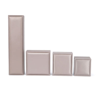 kupować Hanhong Custom Logo False Leather Velvet Jewelry Box for Earrings Bracelet Necklace Ring online manufacture