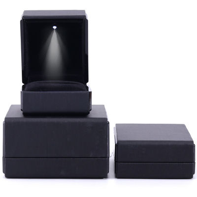 Czarne ręcznie wykonane pudełko do biżuterii LED Light dla Hanhong Custom Logo Leather Packaging