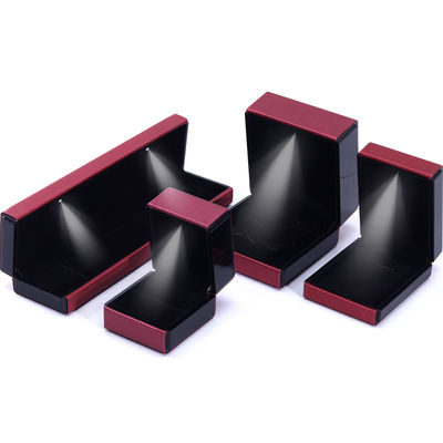 Hanhong Custom Logo LED Light Jewelry Box for Bracelets Naszyjniki i pierścienie w skórze