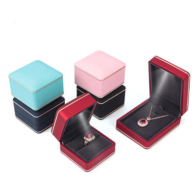 Opakowanie biżuterii ze światłem Hanhong Custom Logo Silk Screen Printing LED Storage Box