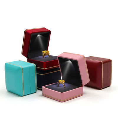 Opakowanie biżuterii ze światłem Hanhong Custom Logo Silk Screen Printing LED Storage Box