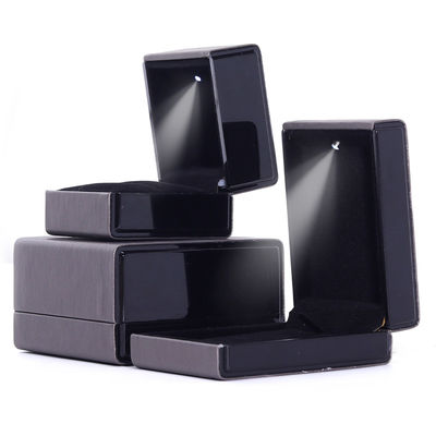 kupować Hanhong Custom Logo LED Light Jewelry Packaging Box w szarym kolorze na bransoletę Naszyjnik i pierścionek online manufacture