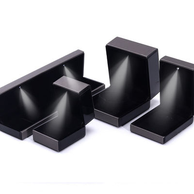 Hanhong Custom Logo LED Light Jewelry Packaging Box w szarym kolorze na bransoletę Naszyjnik i pierścionek