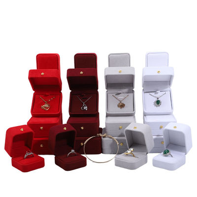 kupować 9*9*3.5cm pudełko do opakowań biżuterii w aksamitie idealny do naszyjnika bransoletka kolczyki pierścień online manufacture