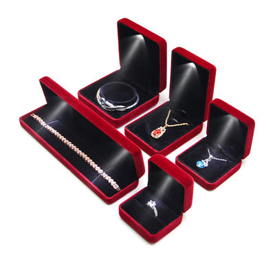Hanhong Embossed Luxury LED Velvet Brown Jewelry Packaging Box Custom Ring Box z światłem