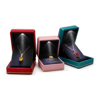 Paket biżuterii Hanhong Custom Logo Silk Screen Printing Luxury LED Storage Box z światłem