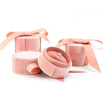 kupować Hanhong Tiandi Flanelowa szata z pierścieniem pudełko do opakowań biżuterii 5*4,5*5cm plastikowy aksamit online manufacture