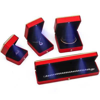 Luxury Red LED Light Up Box biżuterii, pudełka do pakowania biżuterii