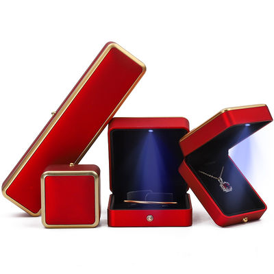 Luxury Red LED Light Up Box biżuterii, pudełka do pakowania biżuterii