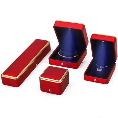 Luxury Red LED Light Up Box biżuterii, pudełka do pakowania biżuterii
