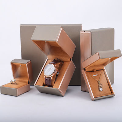 kupować OEM PU Skóra LED Pudełko biżuterii, Handy Square Jewelry Luxury Packaging Box Set online manufacture