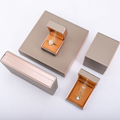 OEM PU Skóra LED Pudełko biżuterii, Handy Square Jewelry Luxury Packaging Box Set