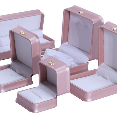 kupować Luxury Gold Crown Design PU Skóra biżuteria Pakiet pudełko do bransolety naszyjnik pierścień online manufacture