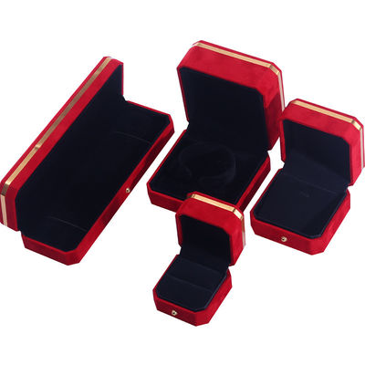OEM ODM Ręcznie robione pudełko biżuterii Custom logo czerwony aksamit pudełko biżuterii z złotymi krawędziami