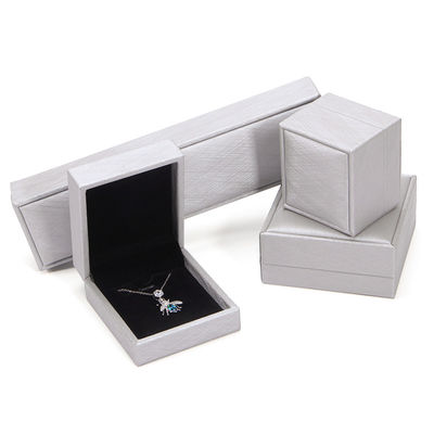 Hanhong 2022 pudełko biżuterii opakowania zestaw PU skórzane biżuterii kaseta z logo Custom wydrukowane ring box