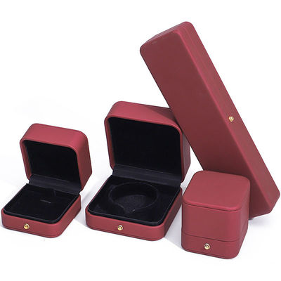 Wind Red Sleek PU Skóra biżuteria Składnia opakowania pudełko z złotymi przyciskami ozdób