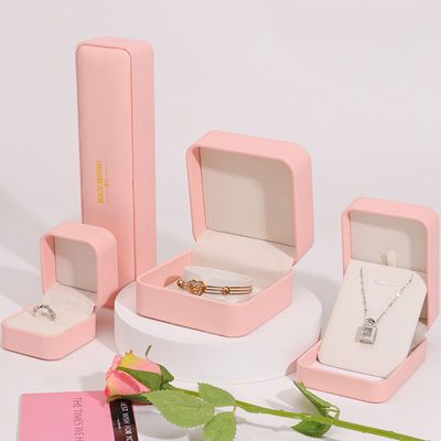 konfigurowalne logo pudełko biżuterii hign końcówka ręcznie wykonane różowe skórzane pudełko biżuterii opakowanie