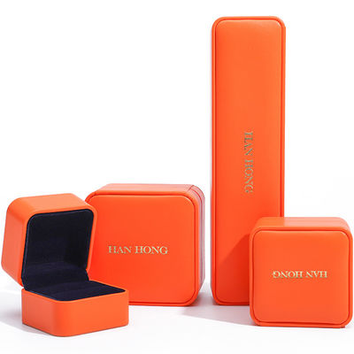kupować Warto-stamping Smooth Faux Leather Jewelry Box Packaging Set Soft Velvet Lining online manufacture